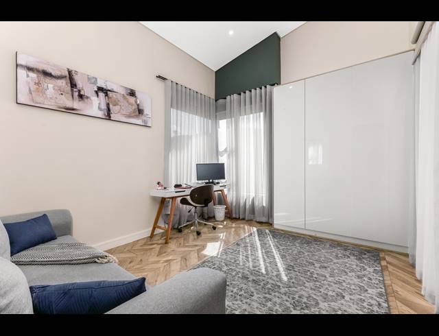 4 BEDROOM HOUSE FOR SALE IN HELDERFONTEIN ESTATE